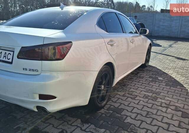 Белый Лексус ИС, объемом двигателя 2.5 л и пробегом 197 тыс. км за 10800 $, фото 4 на Automoto.ua