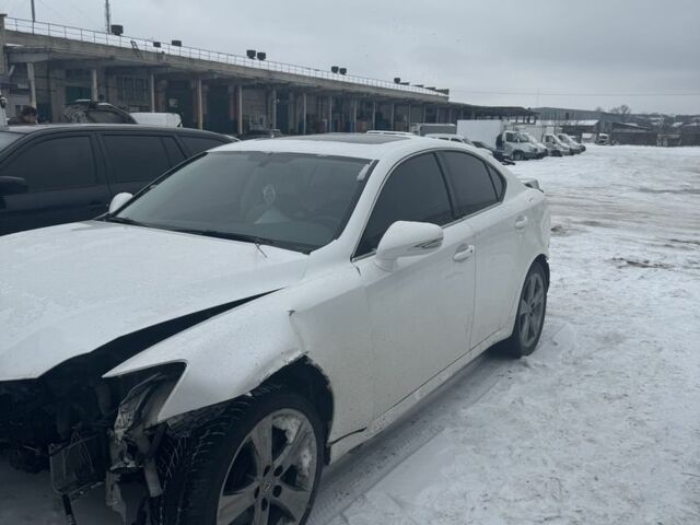 Білий Лексус ІС, об'ємом двигуна 2.5 л та пробігом 265 тис. км за 7000 $, фото 1 на Automoto.ua