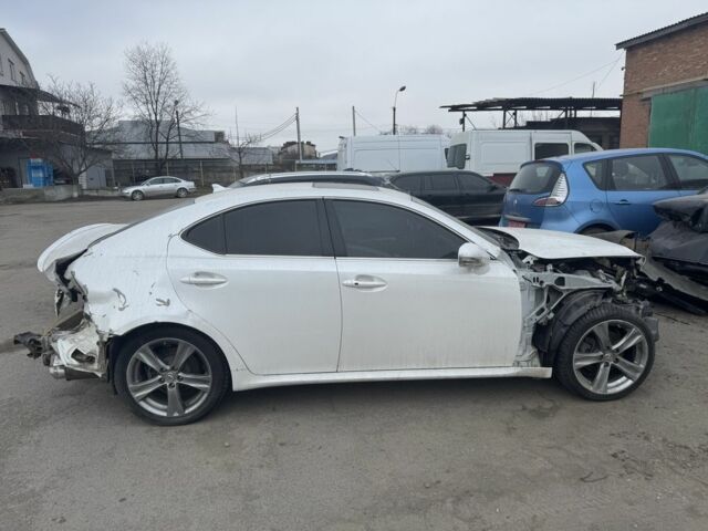 Белый Лексус ИС, объемом двигателя 2.5 л и пробегом 265 тыс. км за 3500 $, фото 18 на Automoto.ua