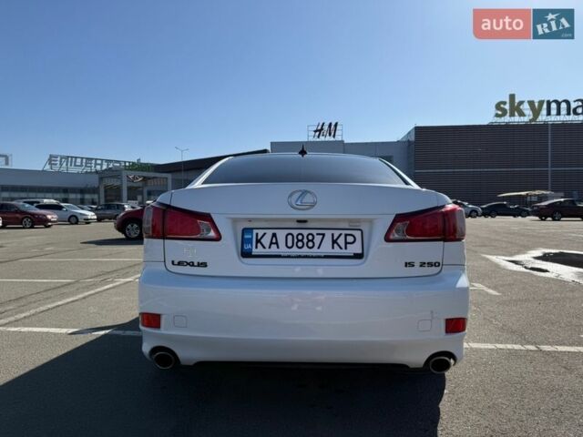 Белый Лексус ИС, объемом двигателя 2.5 л и пробегом 150 тыс. км за 12500 $, фото 8 на Automoto.ua