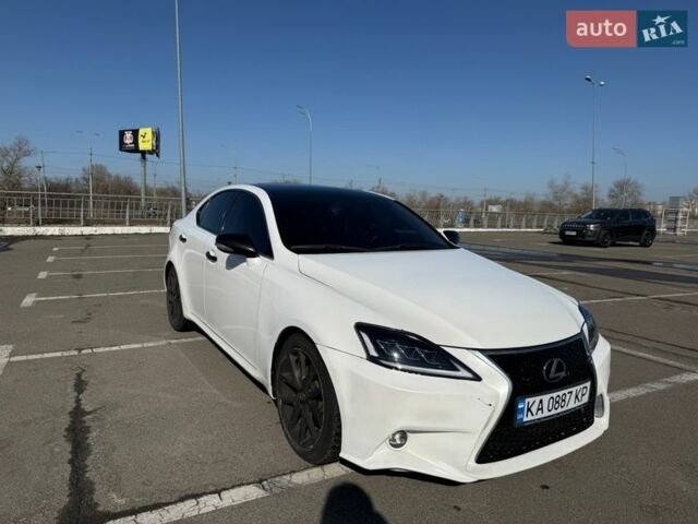 Белый Лексус ИС, объемом двигателя 2.5 л и пробегом 150 тыс. км за 12500 $, фото 1 на Automoto.ua