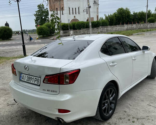 Белый Лексус ИС, объемом двигателя 2.5 л и пробегом 176 тыс. км за 14700 $, фото 7 на Automoto.ua