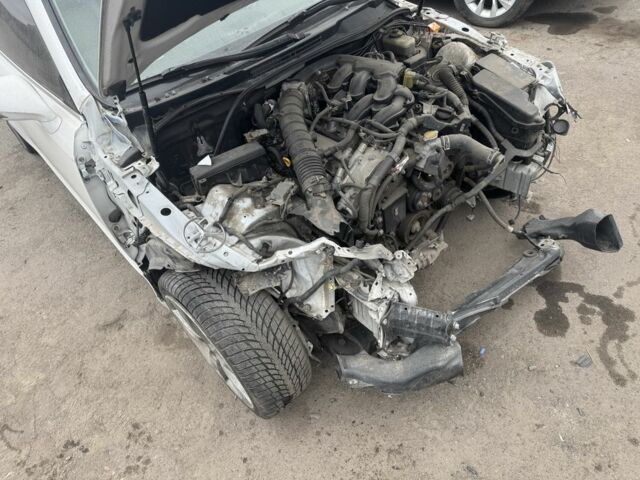 Белый Лексус ИС, объемом двигателя 2.5 л и пробегом 265 тыс. км за 3500 $, фото 5 на Automoto.ua