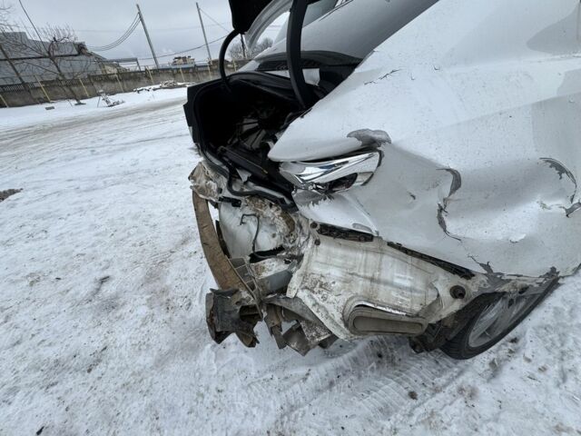 Білий Лексус ІС, об'ємом двигуна 2.5 л та пробігом 265 тис. км за 7000 $, фото 19 на Automoto.ua