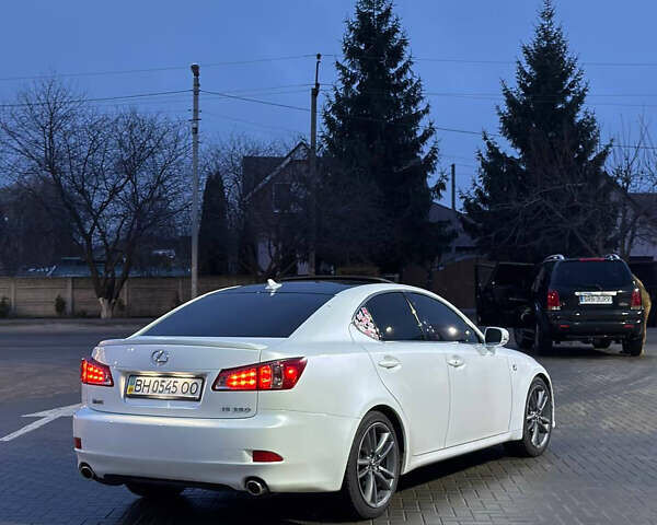 Белый Лексус ИС, объемом двигателя 2.5 л и пробегом 177 тыс. км за 12500 $, фото 1 на Automoto.ua
