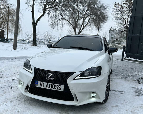 Белый Лексус ИС, объемом двигателя 2.5 л и пробегом 160 тыс. км за 12000 $, фото 1 на Automoto.ua
