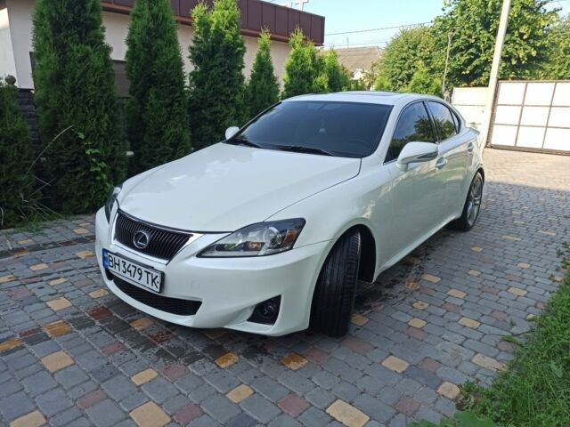 Белый Лексус ИС, объемом двигателя 2.5 л и пробегом 298 тыс. км за 11400 $, фото 3 на Automoto.ua