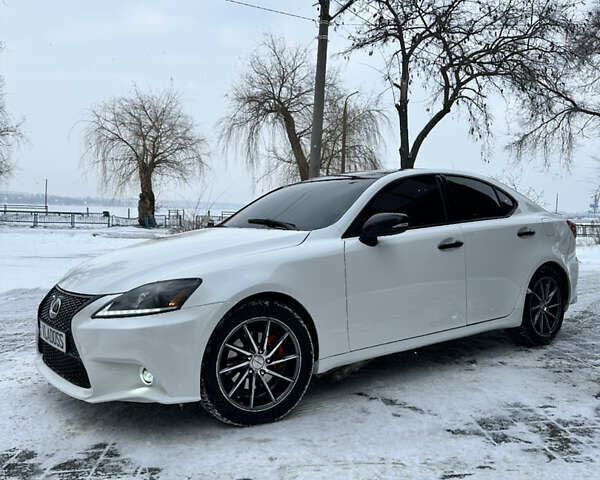 Белый Лексус ИС, объемом двигателя 2.5 л и пробегом 160 тыс. км за 12000 $, фото 2 на Automoto.ua
