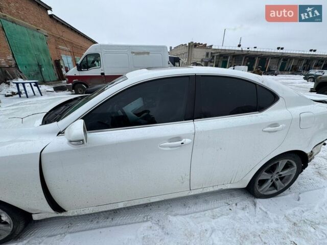 Белый Лексус ИС, объемом двигателя 2.5 л и пробегом 265 тыс. км за 4500 $, фото 14 на Automoto.ua