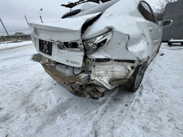 Білий Лексус ІС, об'ємом двигуна 2.5 л та пробігом 265 тис. км за 7000 $, фото 15 на Automoto.ua