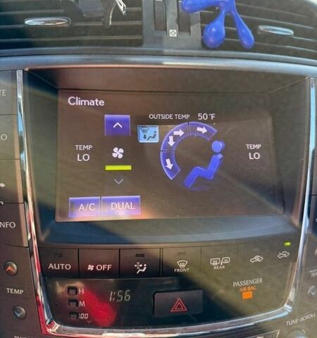 Белый Лексус ИС, объемом двигателя 2.5 л и пробегом 150 тыс. км за 12500 $, фото 32 на Automoto.ua