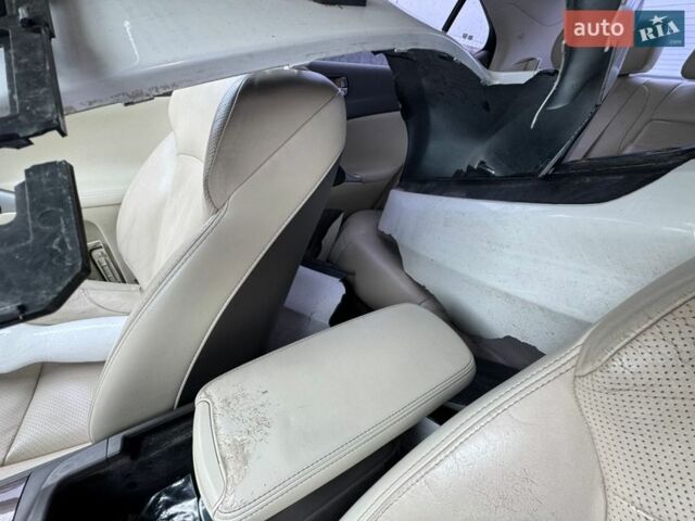 Белый Лексус ИС, объемом двигателя 2.5 л и пробегом 265 тыс. км за 4500 $, фото 30 на Automoto.ua