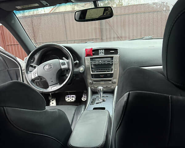 Белый Лексус ИС, объемом двигателя 2.5 л и пробегом 177 тыс. км за 12500 $, фото 6 на Automoto.ua