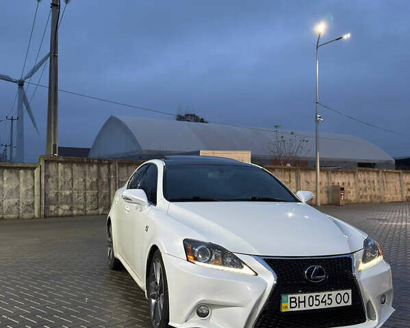 Белый Лексус ИС, объемом двигателя 2.5 л и пробегом 177 тыс. км за 12500 $, фото 3 на Automoto.ua