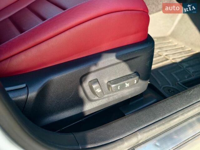 Белый Лексус ИС, объемом двигателя 2.5 л и пробегом 121 тыс. км за 16500 $, фото 52 на Automoto.ua