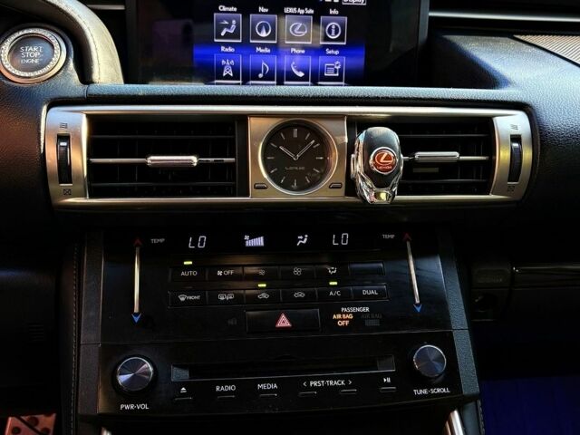 Білий Лексус ІС, об'ємом двигуна 2.5 л та пробігом 118 тис. км за 16300 $, фото 18 на Automoto.ua