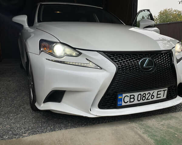 Білий Лексус ІС, об'ємом двигуна 2.5 л та пробігом 170 тис. км за 15300 $, фото 4 на Automoto.ua