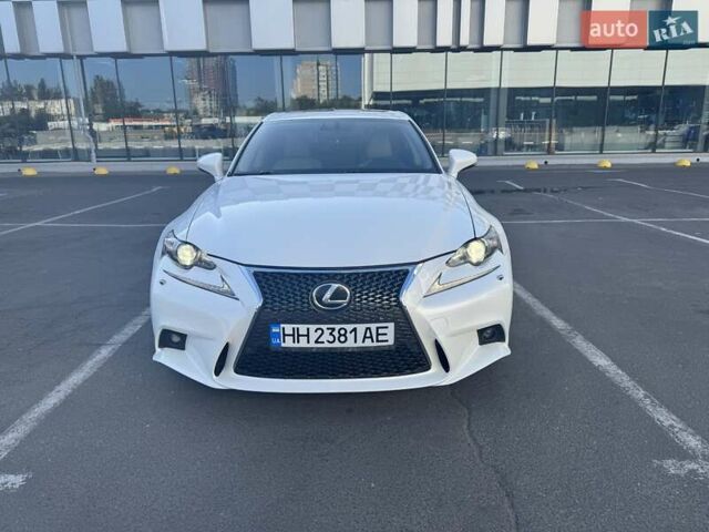 Білий Лексус ІС, об'ємом двигуна 2.5 л та пробігом 176 тис. км за 16700 $, фото 1 на Automoto.ua