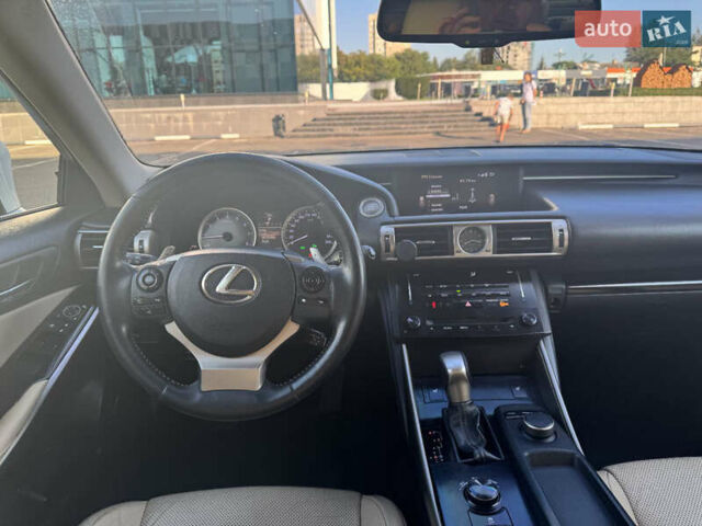 Білий Лексус ІС, об'ємом двигуна 2.5 л та пробігом 177 тис. км за 16300 $, фото 19 на Automoto.ua