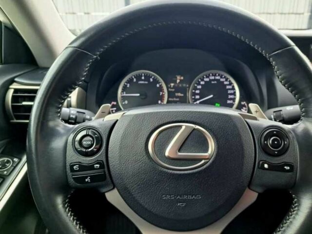 Білий Лексус ІС, об'ємом двигуна 2.5 л та пробігом 145 тис. км за 10000 $, фото 10 на Automoto.ua