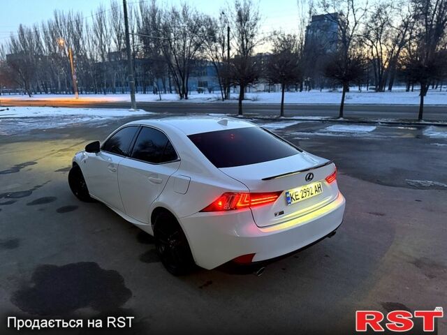 Белый Лексус ИС, объемом двигателя 2.5 л и пробегом 17000 тыс. км за 14900 $, фото 13 на Automoto.ua