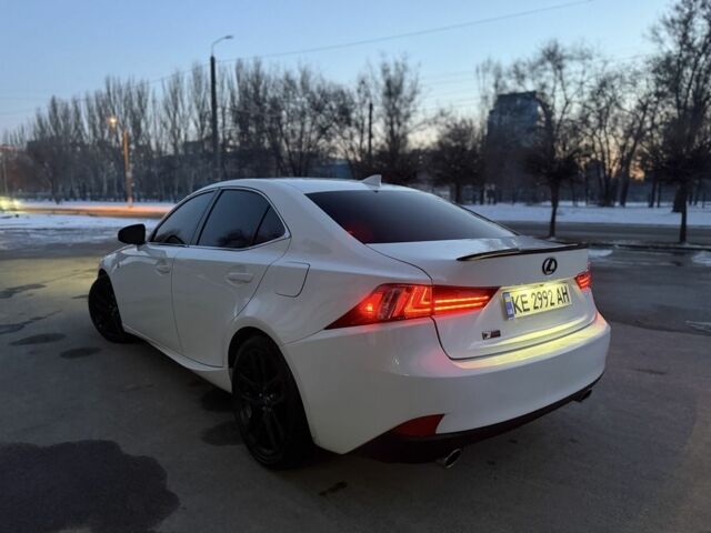 Белый Лексус ИС, объемом двигателя 2.5 л и пробегом 185 тыс. км за 14900 $, фото 6 на Automoto.ua