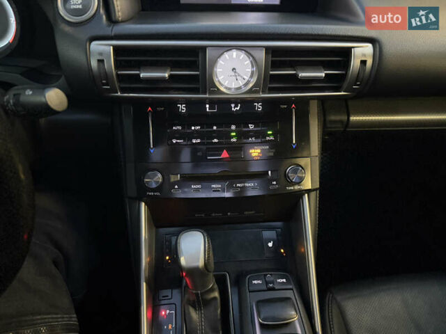 Белый Лексус ИС, объемом двигателя 2.5 л и пробегом 185 тыс. км за 14900 $, фото 31 на Automoto.ua