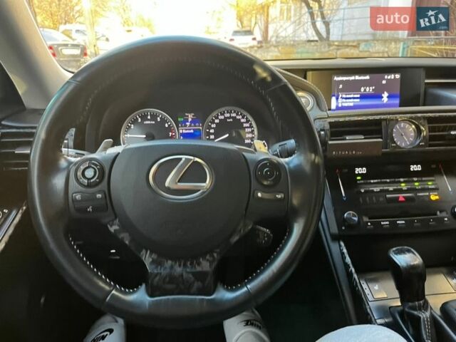 Білий Лексус ІС, об'ємом двигуна 2.5 л та пробігом 143 тис. км за 16000 $, фото 18 на Automoto.ua