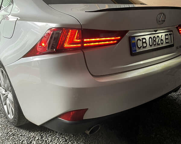 Білий Лексус ІС, об'ємом двигуна 2.5 л та пробігом 170 тис. км за 15300 $, фото 6 на Automoto.ua