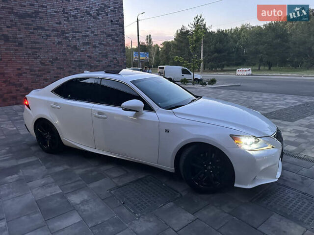 Білий Лексус ІС, об'ємом двигуна 2.5 л та пробігом 167 тис. км за 15500 $, фото 5 на Automoto.ua
