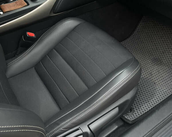 Білий Лексус ІС, об'ємом двигуна 2.5 л та пробігом 188 тис. км за 16200 $, фото 9 на Automoto.ua