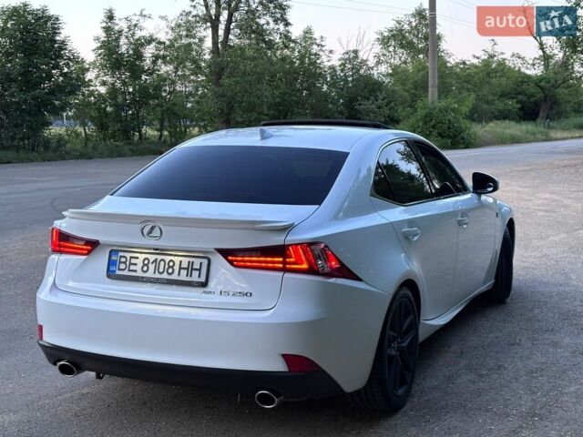 Білий Лексус ІС, об'ємом двигуна 2.5 л та пробігом 204 тис. км за 17000 $, фото 5 на Automoto.ua