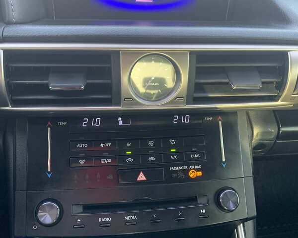 Білий Лексус ІС, об'ємом двигуна 2.5 л та пробігом 139 тис. км за 16499 $, фото 28 на Automoto.ua