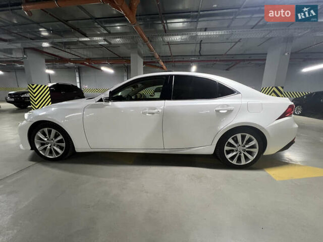 Белый Лексус ИС, объемом двигателя 2.5 л и пробегом 180 тыс. км за 16800 $, фото 7 на Automoto.ua