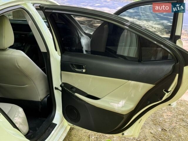 Білий Лексус ІС, об'ємом двигуна 2.5 л та пробігом 145 тис. км за 16700 $, фото 20 на Automoto.ua