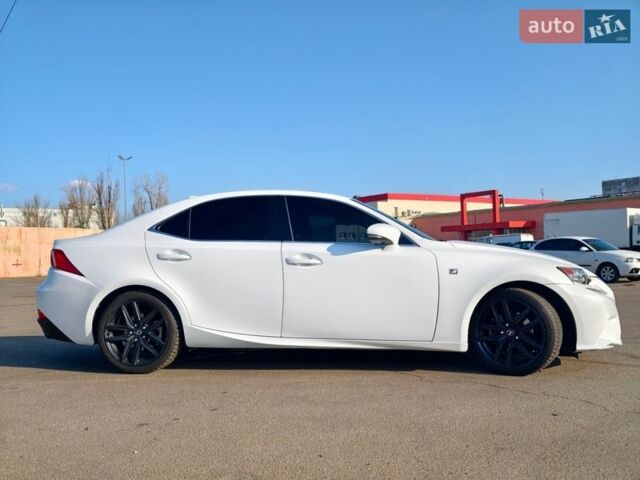 Белый Лексус ИС, объемом двигателя 2.5 л и пробегом 121 тыс. км за 16500 $, фото 3 на Automoto.ua