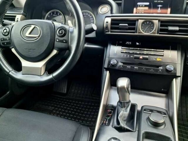 Білий Лексус ІС, об'ємом двигуна 2.5 л та пробігом 145 тис. км за 10000 $, фото 7 на Automoto.ua