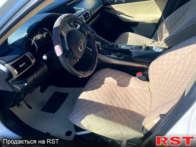 Білий Лексус ІС, об'ємом двигуна 2.5 л та пробігом 128 тис. км за 16700 $, фото 7 на Automoto.ua