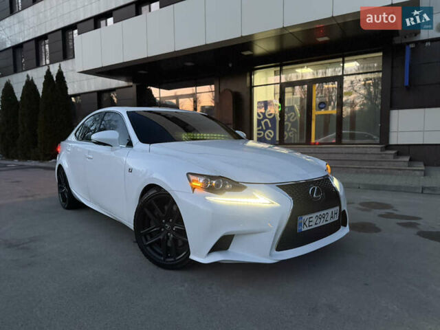 Белый Лексус ИС, объемом двигателя 2.5 л и пробегом 185 тыс. км за 14900 $, фото 1 на Automoto.ua