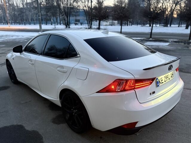Белый Лексус ИС, объемом двигателя 2.5 л и пробегом 185 тыс. км за 14900 $, фото 2 на Automoto.ua
