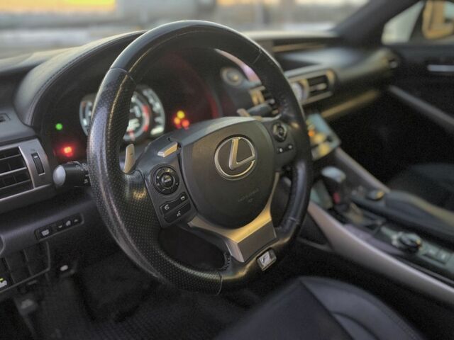 Белый Лексус ИС, объемом двигателя 2.5 л и пробегом 185 тыс. км за 14900 $, фото 11 на Automoto.ua