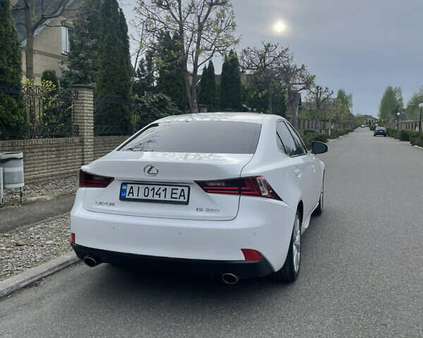 Білий Лексус ІС, об'ємом двигуна 2.5 л та пробігом 188 тис. км за 16200 $, фото 1 на Automoto.ua