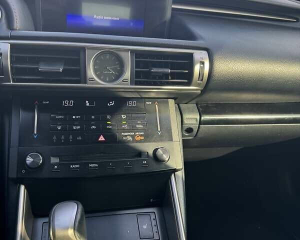 Білий Лексус ІС, об'ємом двигуна 2.5 л та пробігом 139 тис. км за 16499 $, фото 31 на Automoto.ua