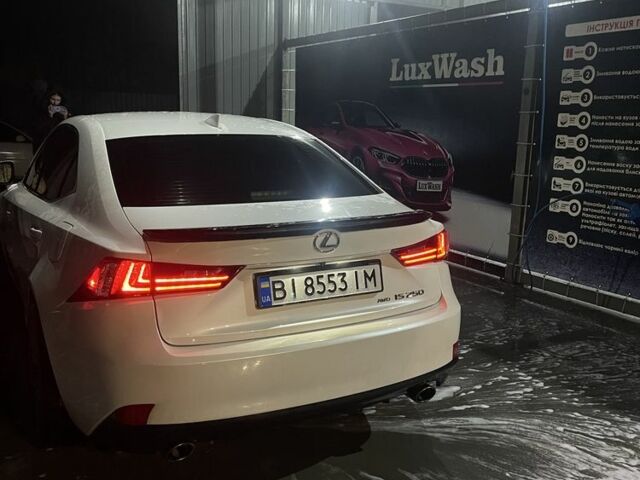 Белый Лексус ИС, объемом двигателя 2.5 л и пробегом 93 тыс. км за 15900 $, фото 2 на Automoto.ua