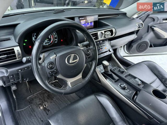 Білий Лексус ІС, об'ємом двигуна 2.5 л та пробігом 143 тис. км за 16800 $, фото 16 на Automoto.ua