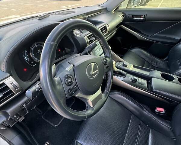 Білий Лексус ІС, об'ємом двигуна 2.5 л та пробігом 139 тис. км за 16499 $, фото 22 на Automoto.ua