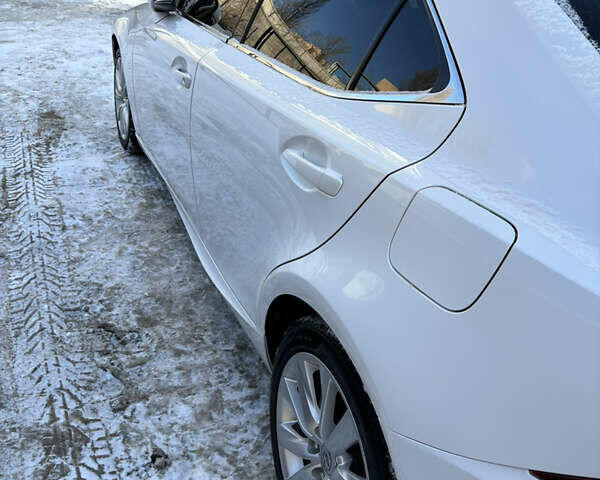 Білий Лексус ІС, об'ємом двигуна 2.5 л та пробігом 144 тис. км за 14500 $, фото 7 на Automoto.ua