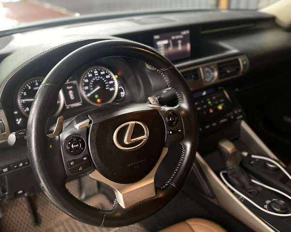 Білий Лексус ІС, об'ємом двигуна 2.5 л та пробігом 170 тис. км за 15300 $, фото 13 на Automoto.ua