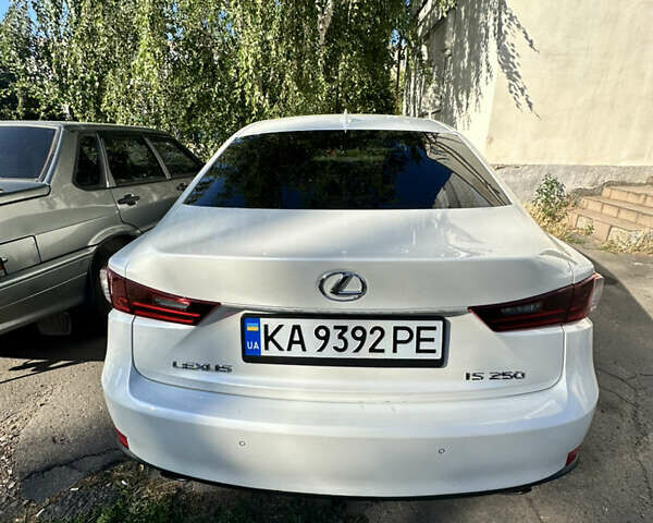Лексус ІС 2013 у Києві на Automoto.ua Білий Лексус ІС, об'ємом двигуна 2.5 л та пробігом 126 тис. км за 16500 $, фото 9 на Automoto.ua