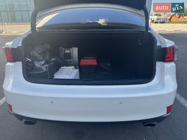 Білий Лексус ІС, об'ємом двигуна 2.5 л та пробігом 177 тис. км за 16300 $, фото 24 на Automoto.ua